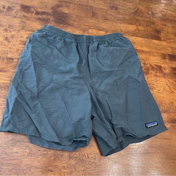Patagonia Men’s Baggies shorts 6” inseam dark gray size small - Picture 1 of 9